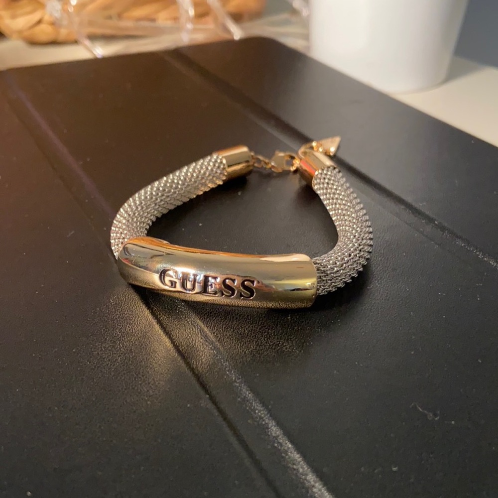 guess bracelet.